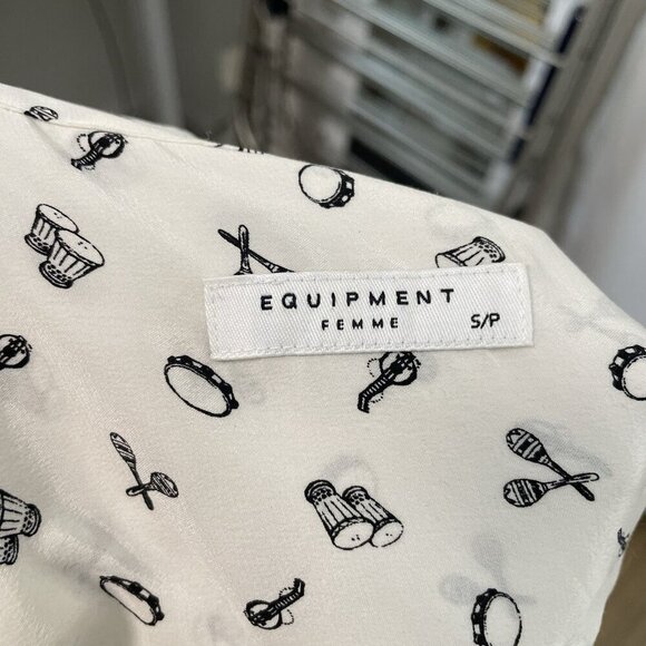 EQUIPMENT 100% Silk Instrument Music Band Sleeveless Tank Blouse size Small - Picture 7 of 8